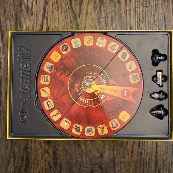 HARRY POTTER Scene it? The DVD Game (2005) - Picture 2 of 13